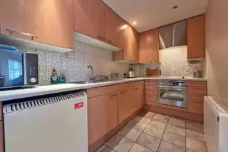 11 Seaport ApartmentsImage 4