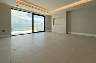 27 Causeway StreetImage 16