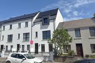Image 2 for 27 Causeway Street