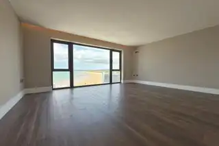 27 Causeway StreetImage 21