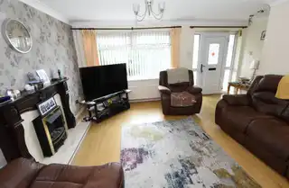 17 Chesterbrook CrescentImage 3