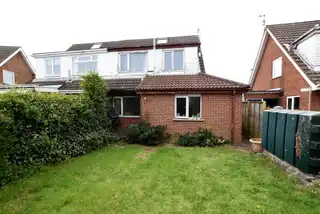 17 Chesterbrook CrescentImage 9