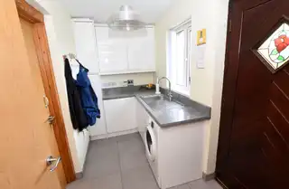 3 Turnstone ViewImage 10