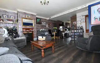 9 Mandeville AvenueImage 6
