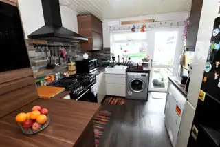 9 Mandeville AvenueImage 7