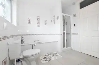 8 Beverley AvenueImage 16