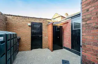 142 Ravenhill AvenueImage 50