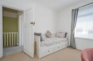 142 Ravenhill AvenueImage 36