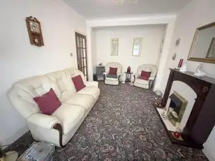 69 Willowfield ParadeImage 3