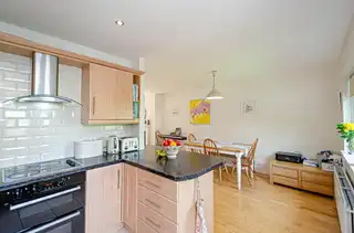 2 Thornhill GroveImage 20