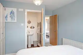 2 Thornhill GroveImage 33