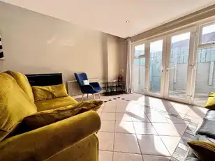 53 Sandhurst GardensImage 2