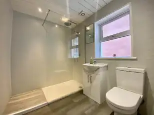 18 Wellington Park AvenueImage 10