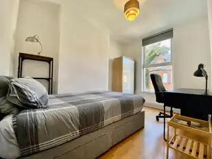 18 Wellington Park AvenueImage 13