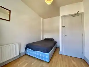 18 Wellington Park AvenueImage 15