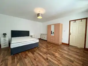 Apt 8 Forthriver RoadImage 5
