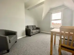 33 Sandhurst DriveImage 2