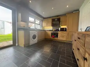 35 Laurel WoodImage 9
