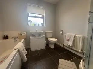 35 Laurel WoodImage 18