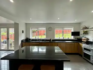 40 Forest HillsImage 10
