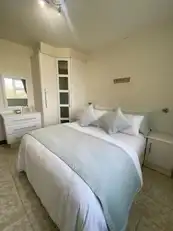 2 The AvenueImage 30