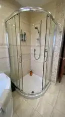 2 The AvenueImage 32