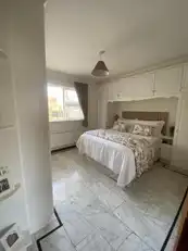2 The AvenueImage 20