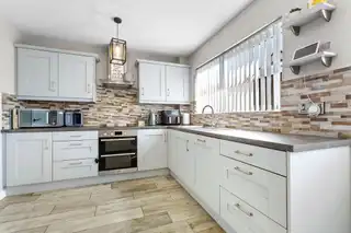 11 Spruce ParkImage 6