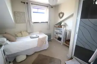 2 OaklandsImage 18