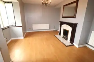 33 Brookfield GardensImage 2