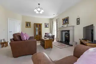2 Chestnut HallImage 6