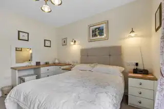 2 Chestnut HallImage 31