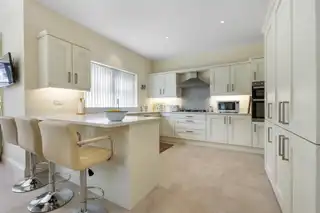2 Chestnut HallImage 11