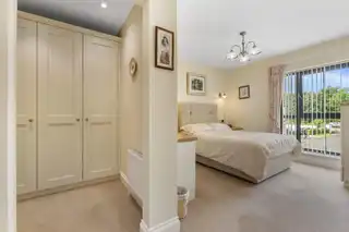 2 Chestnut HallImage 26