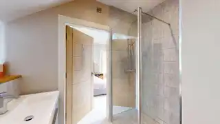 28 Myrtle RoadImage 64