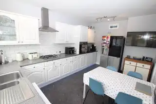 3 Woodford ParkImage 5