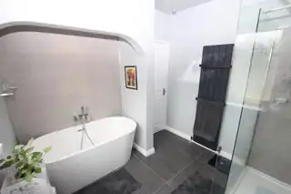 3 Woodford ParkImage 10