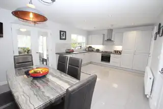 26 Cashelton ManorImage 5