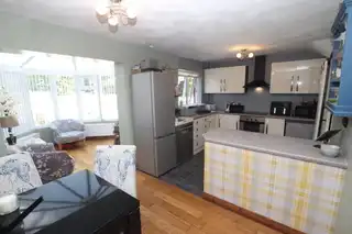 20 Carnvue GardensImage 5