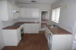 111 East WayImage 3