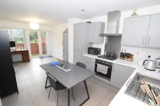 42 AshbourneImage 4