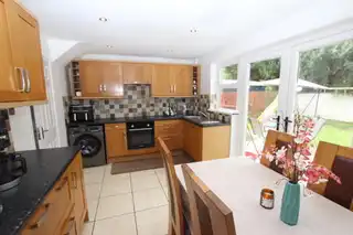 25 Kings WalkImage 7