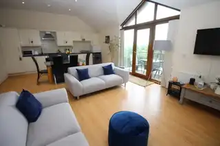 Apartment 5 193 Victoria RoadImage 4
