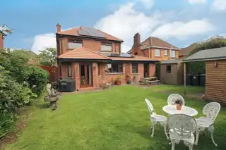 14 Downshire GardensImage 15