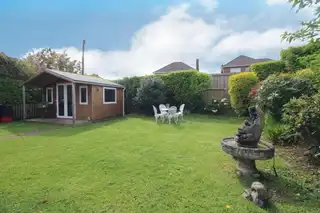 14 Downshire GardensImage 16