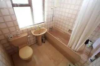 14 Downshire GardensImage 11