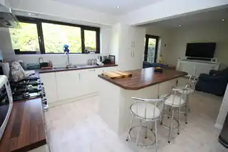 8 Harwood ParkImage 6