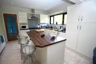 8 Harwood ParkImage 7