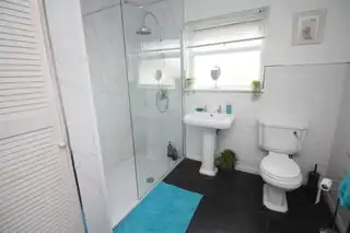 33 Fairview ParkImage 8