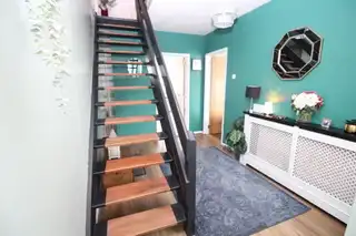 33 Fairview ParkImage 13